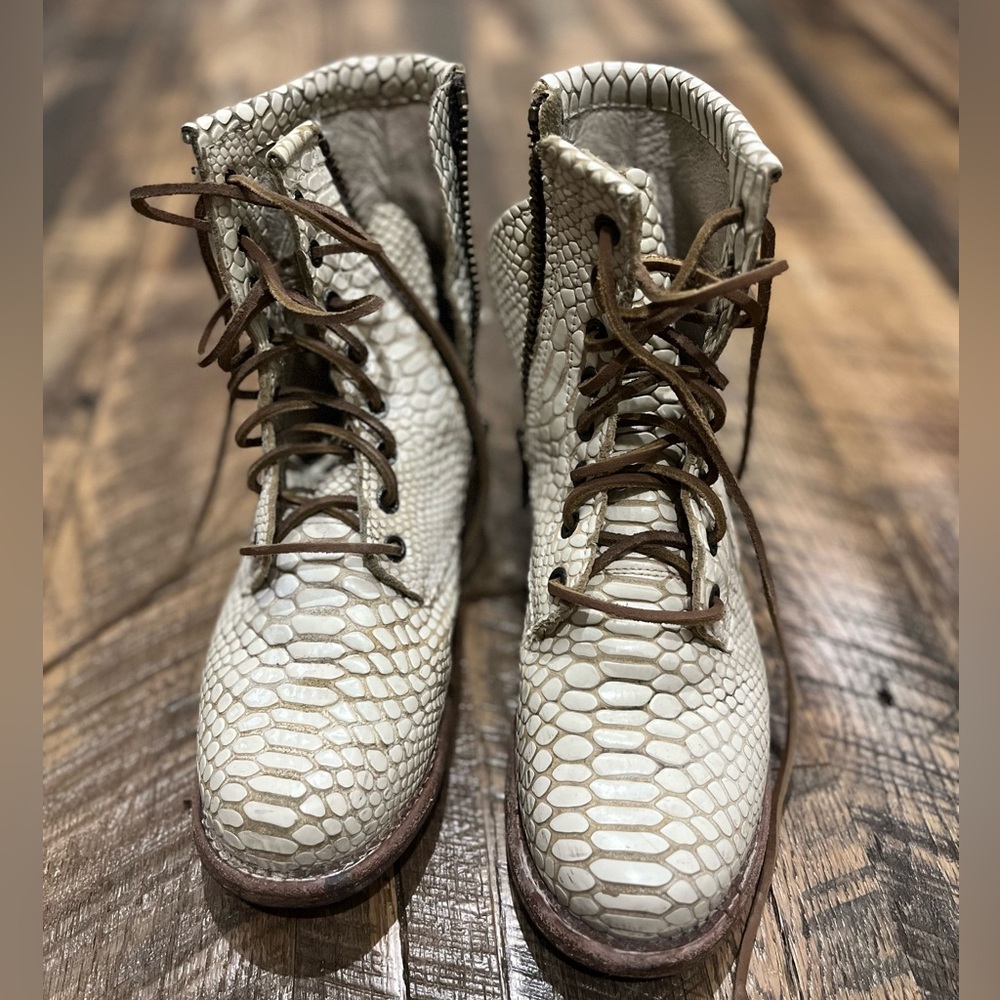 Free bird boots